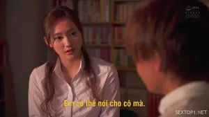 Lén tự sướng trong nhà tắm bị em gái phát hiện và cái kết