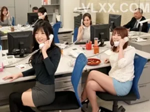 Cảnh tuyển phi tần vô cùng kích thích và điệu đà. Cô gái trẻ có dịch vụ chu đáo và kỹ năng tốt. Tình dục nồng nhiệt