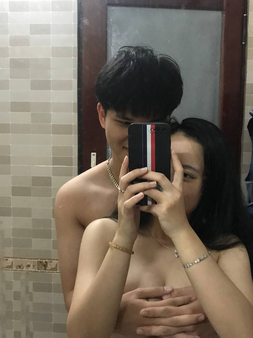 Cứng đến mấy thì bố dượng vẫn không thể vượt qua được cô con gái này